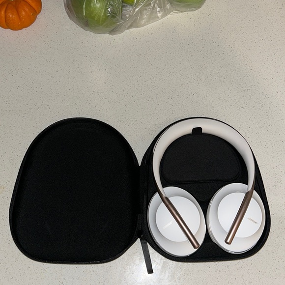 Bose Other - Bose Noise Cancelling Wireless Bluetooth Headphones 700, w/ Alexa Voice Control